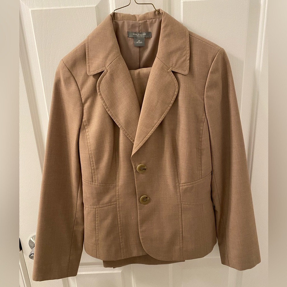 Ann Taylor tan blazer. Size 8p.